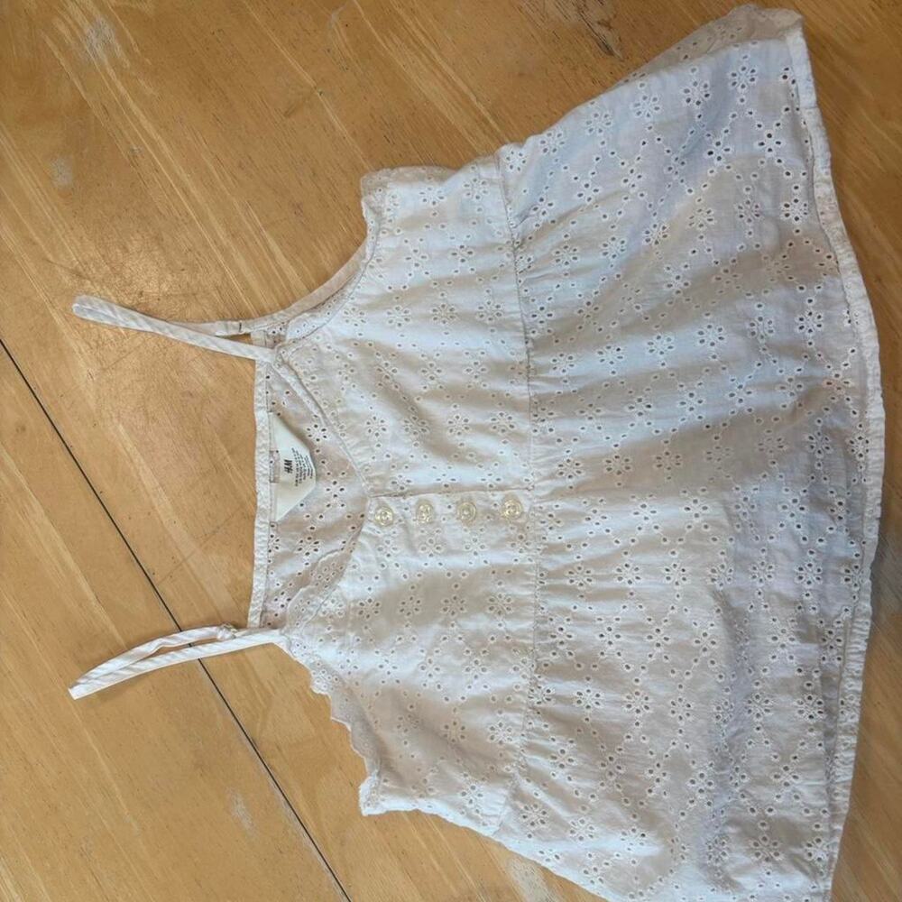 H&M white eyelet tank top with tie detail Size 14